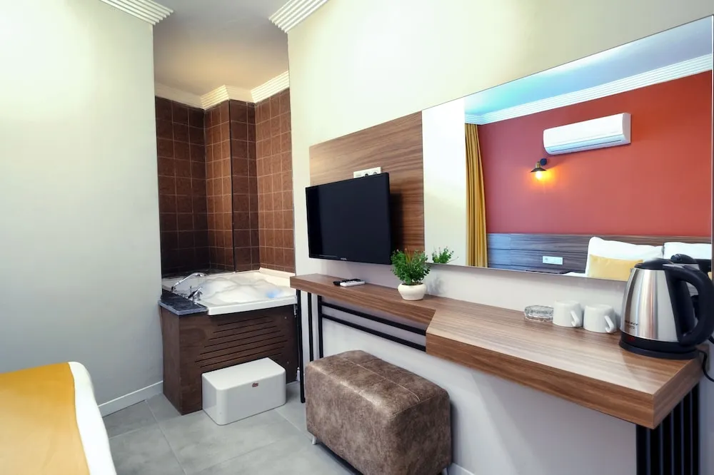 Luxury Tek Büyük Yataklı Oda