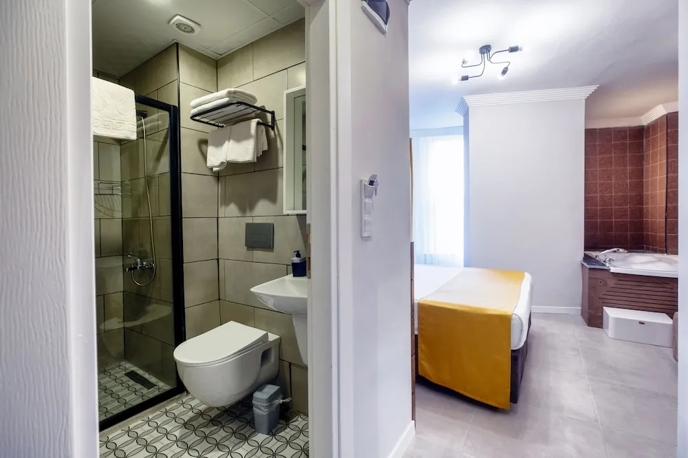 Luxury Tek Büyük Yataklı Oda