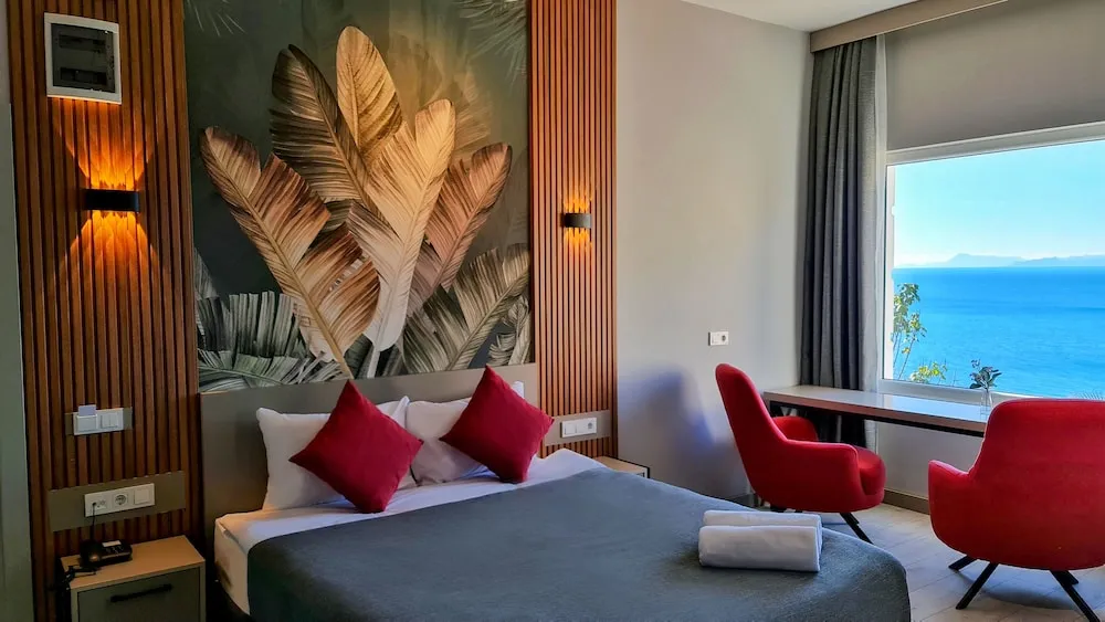 Tek Büyük Yataklı Oda, Balkon, Deniz Manzaralı