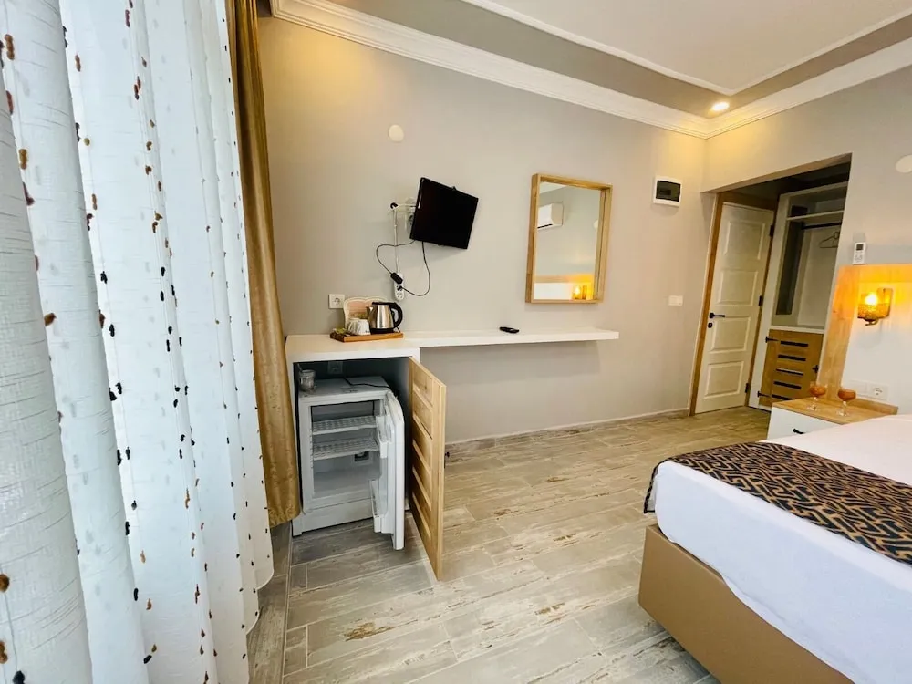 Deluxe Tek Büyük Yataklı Oda