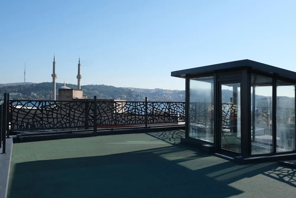 Standard Tek Büyük Yataklı Oda