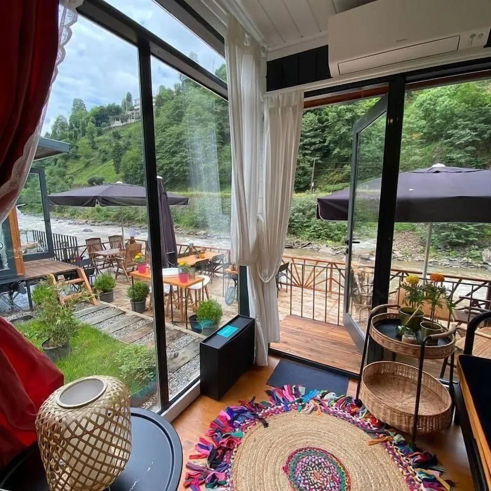 Deluxe Karavan