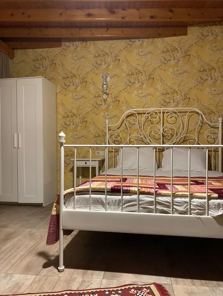 Jakuzili Somineli Luxury Suit