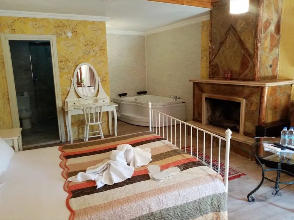 Jakuzili Somineli Luxury Suit