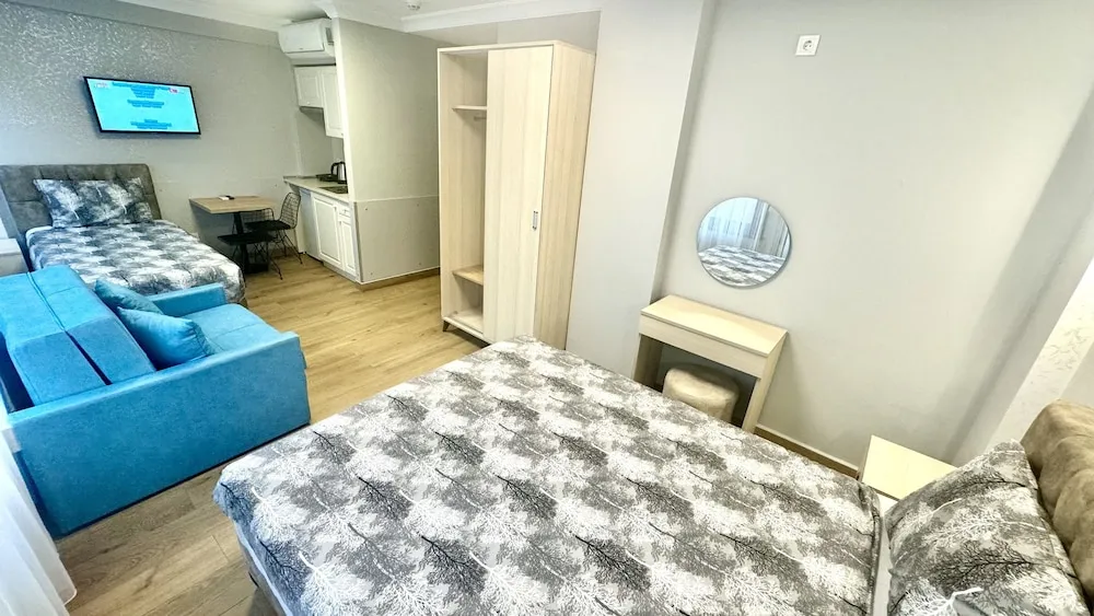 DELUXE TRIPLE APART WITH SEA WIEW