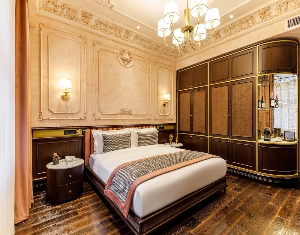 Premium Tek Büyük Yataklı Oda