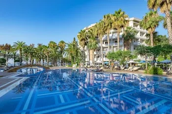 Utopia Resort & Residence
