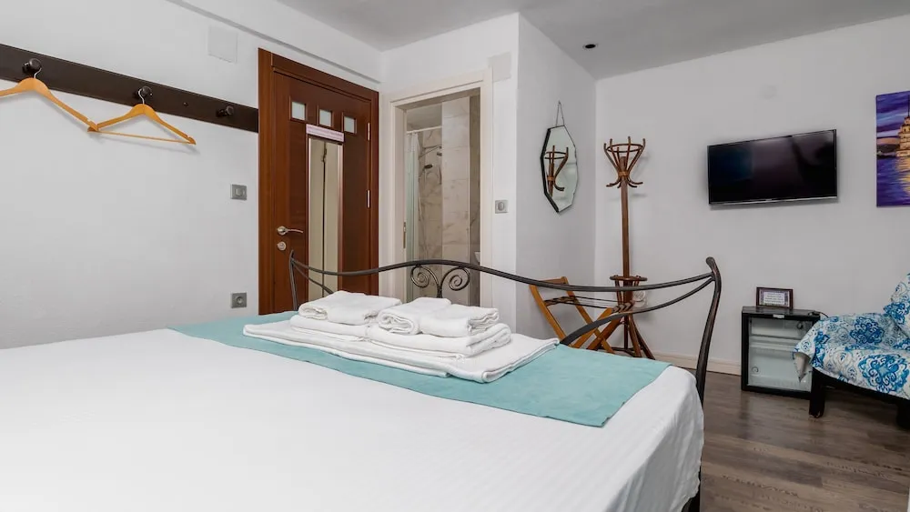 Deluxe Tek Büyük Yataklı Oda
