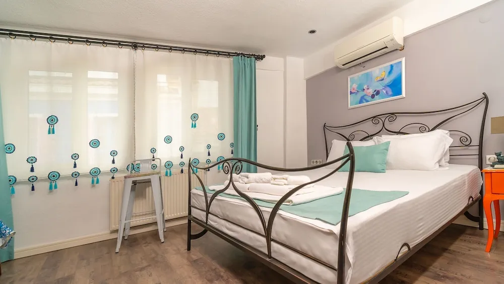 Deluxe Tek Büyük Yataklı Oda