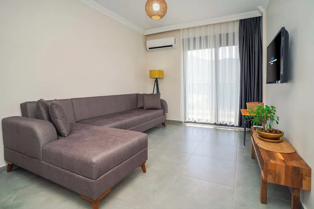 Family Oda, Balkon, Bahçe Manzaralı