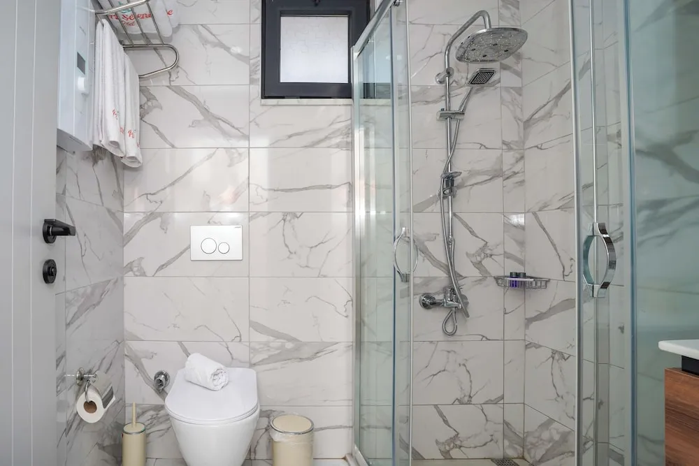 Family Oda, Balkon, Bahçe Manzaralı