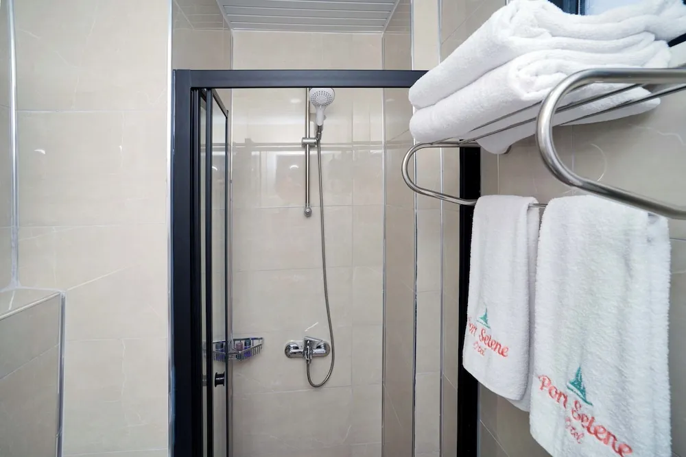 Standard Tek Büyük Yataklı Oda, Balkon, Bahçe Manzaralı