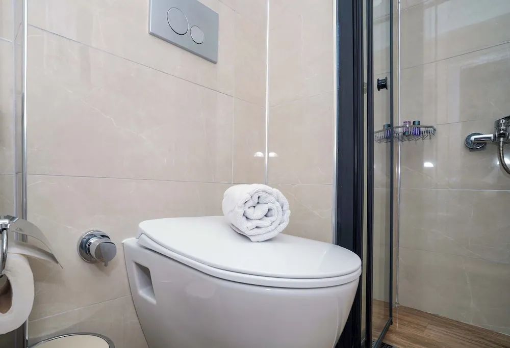 Standard Tek Büyük Yataklı Oda, Balkon, Bahçe Manzaralı