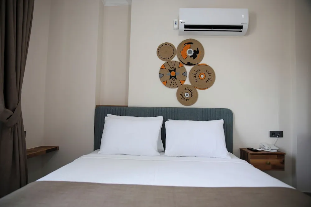 Standard Tek Büyük Yataklı Oda, Balkon, Bahçe Manzaralı