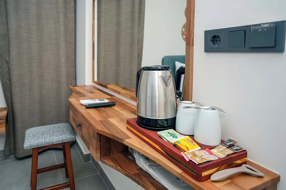 Standard Tek Büyük Yataklı Oda, Balkon, Bahçe Manzaralı