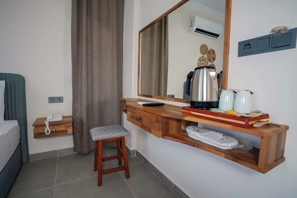 Standard Tek Büyük Yataklı Oda, Balkon, Bahçe Manzaralı