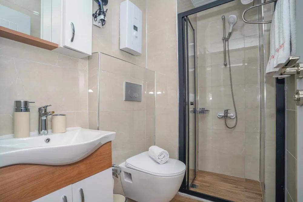 Standard Tek Büyük Yataklı Oda, Balkon, Bahçe Manzaralı