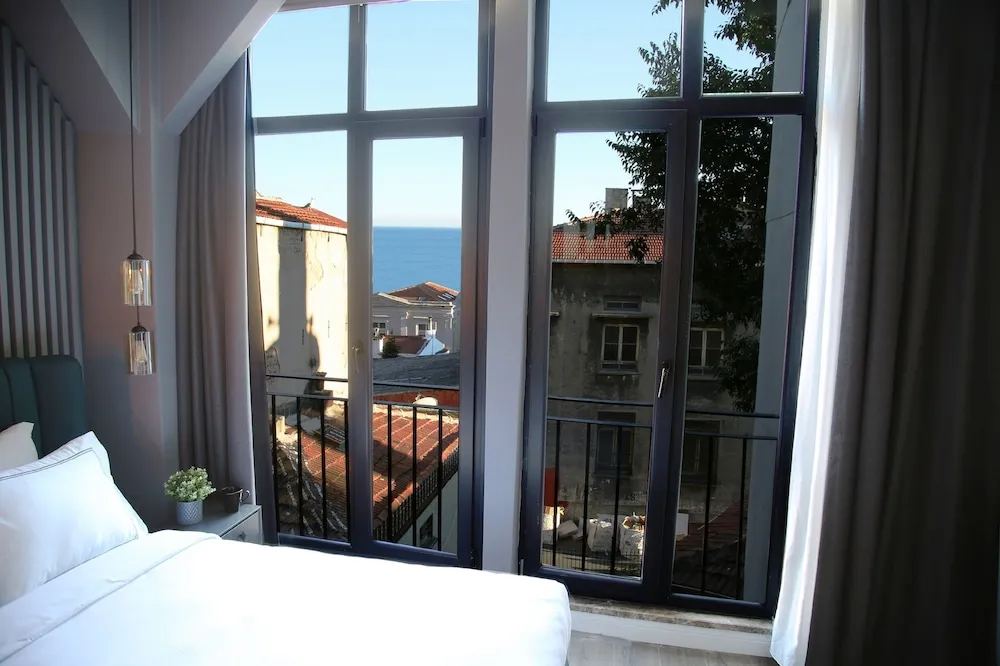 Kismi Deniz Manzarali