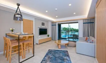 A Suite Side