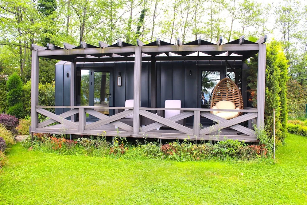 Senior Karavan, Göl Manzaralı