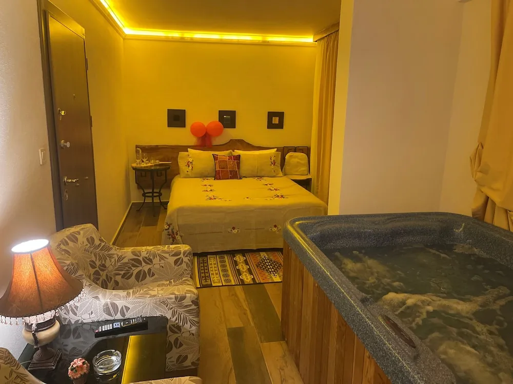 Deluxe Tek Büyük Yataklı Oda, Sıcak Su Küveti