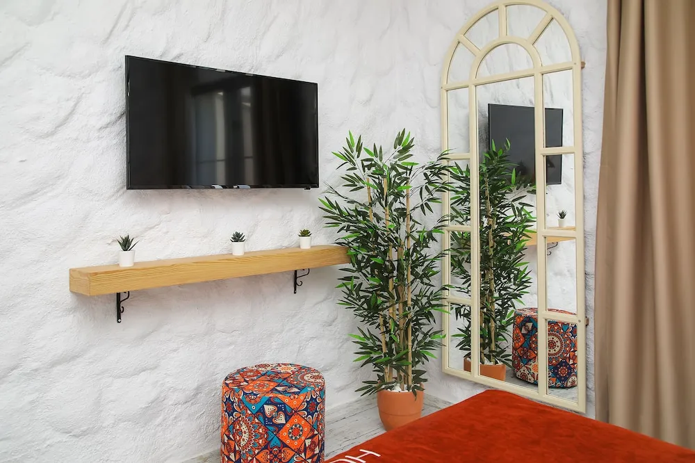 Deluxe Tek Büyük Yataklı Oda, 1 Büyük (Queen) Boy Yatak, Kısmi Deniz Manzaralı