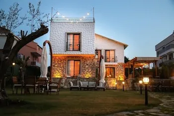 Huzurla Otel