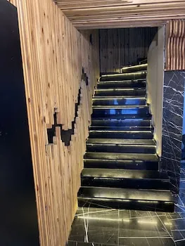 Ganj Hotel