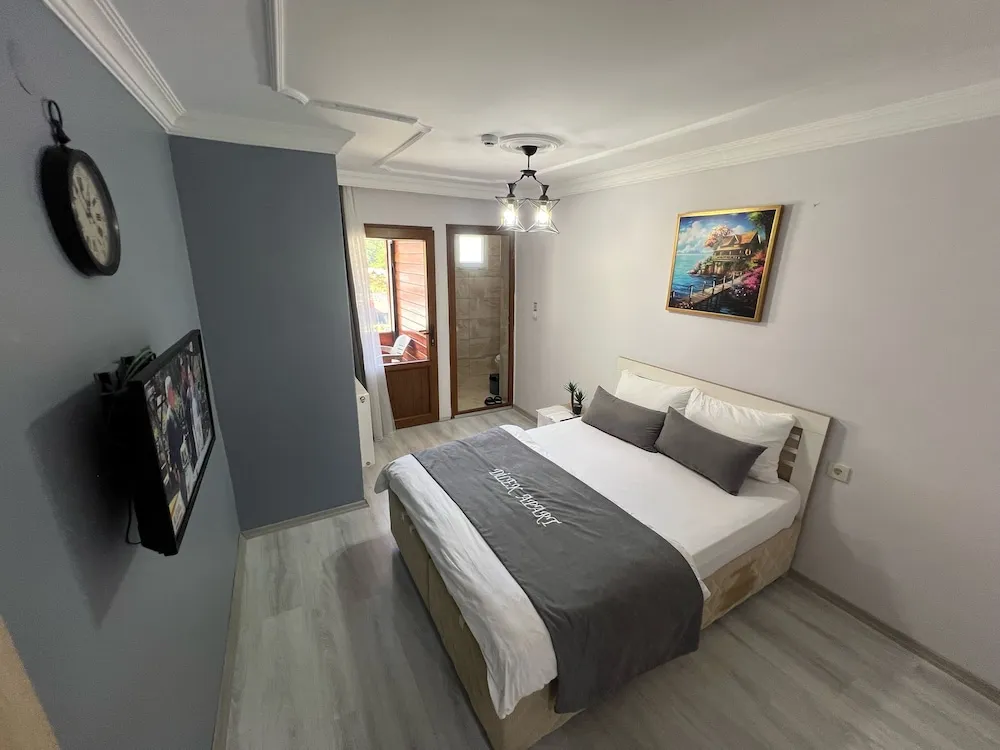 Family Apart Daire, Göl Manzaralı