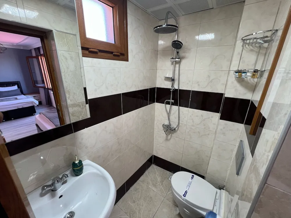 Family Apart Daire, Göl Manzaralı