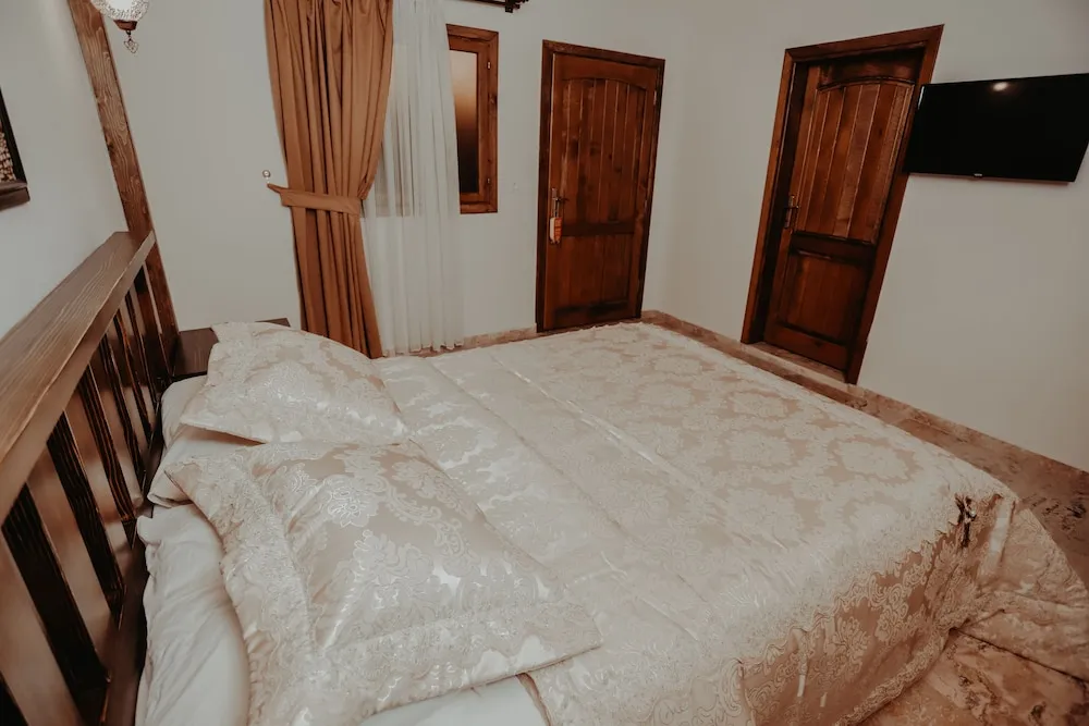 Deluxe Room, City View