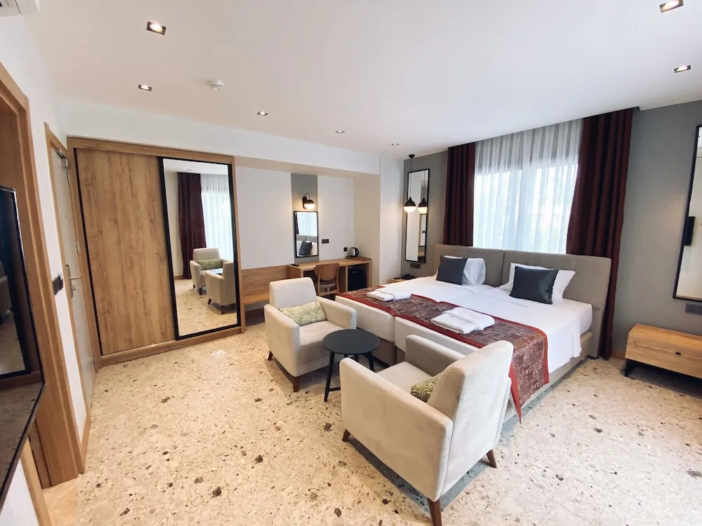 Deluxe Tek Büyük Yataklı Oda