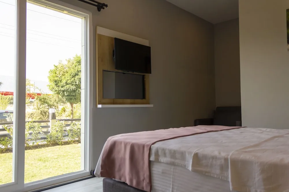 Deluxe Oda, Sigara İçilmez, Bahçe Manzaralı