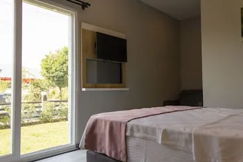 L'opera Deluxe Hotel