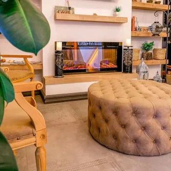 L'opera Deluxe Hotel