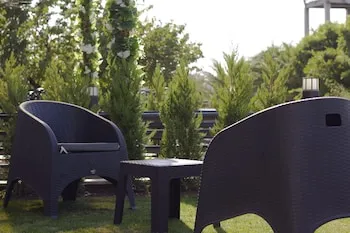 L'opera Deluxe Hotel