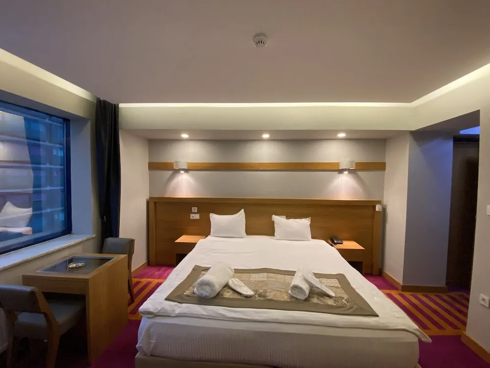 Elite Tek Büyük veya İki Ayrı Yataklı Oda