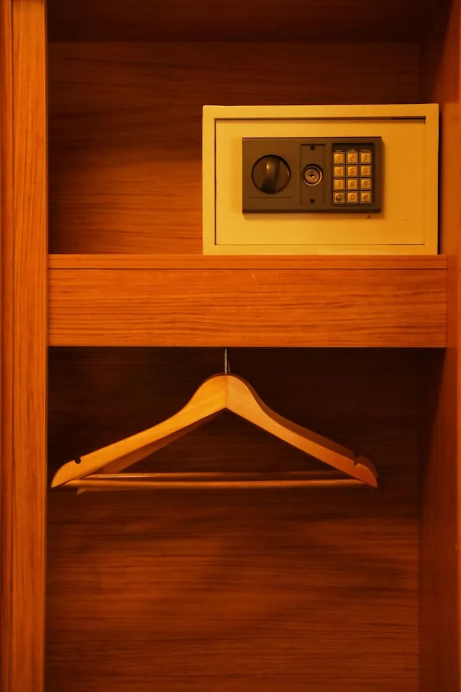 City Üç Kişilik Oda