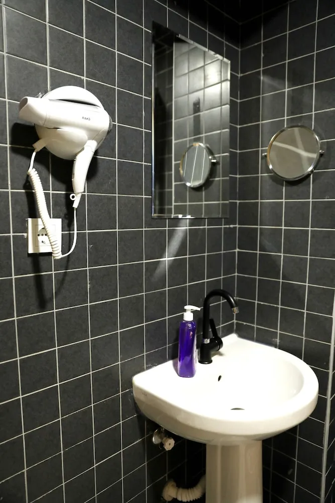 City Üç Kişilik Oda