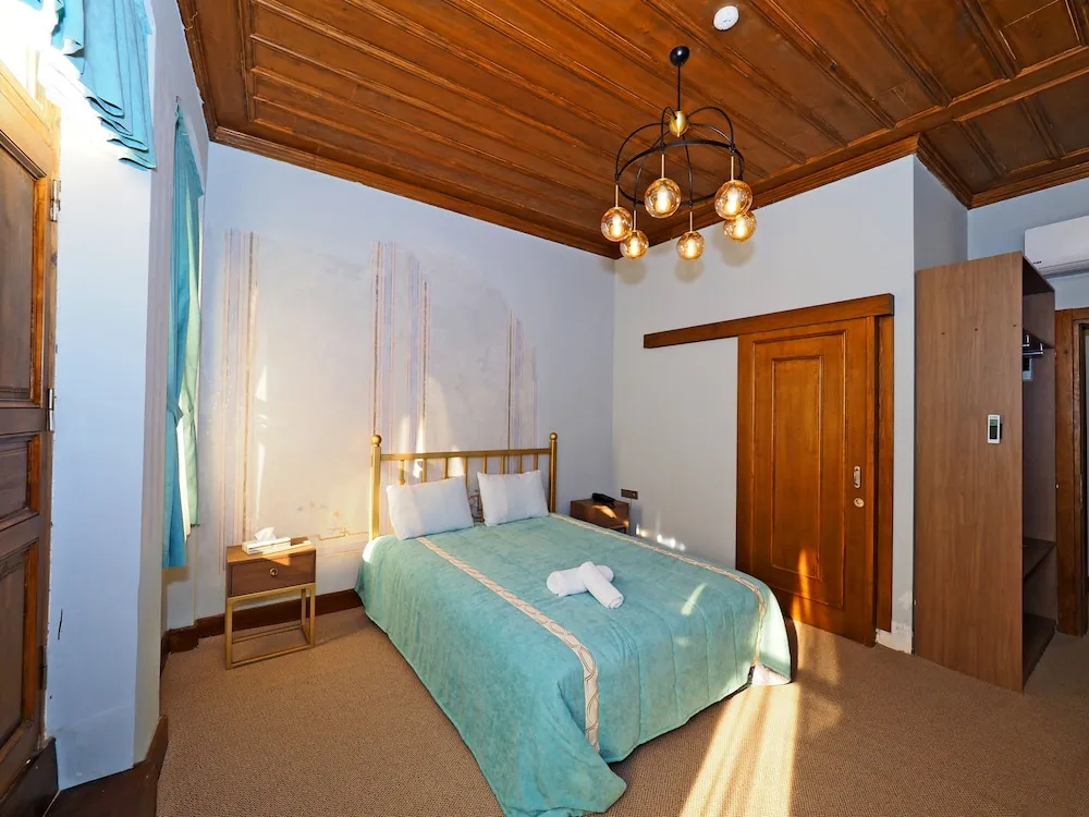 Oda, 1 En Büyük (King) Boy Yatak, Balkon, Executive Katı