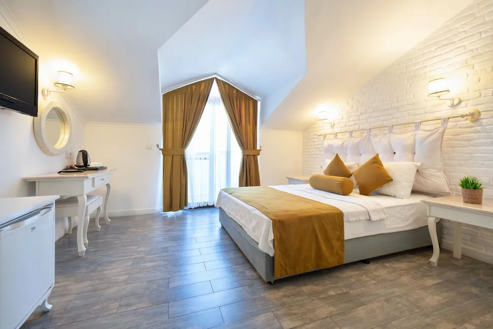 Deluxe Tek Büyük Yataklı Oda