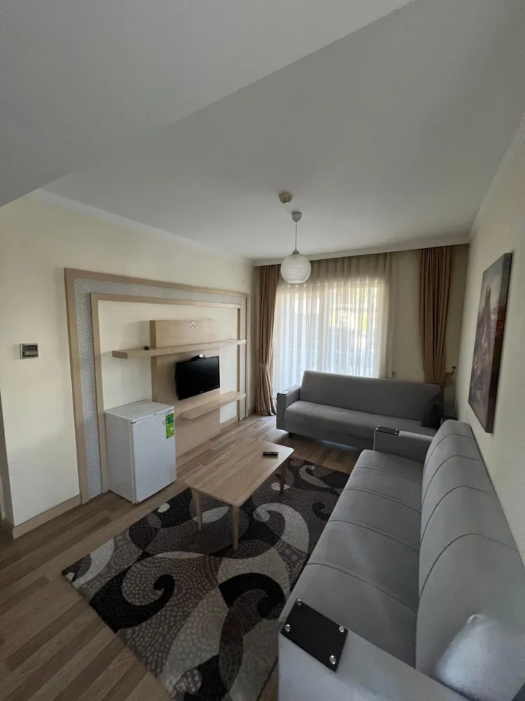 1+1 Suite with Kitchen