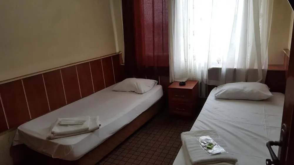 City Tek Büyük veya İki Ayrı Yataklı Oda
