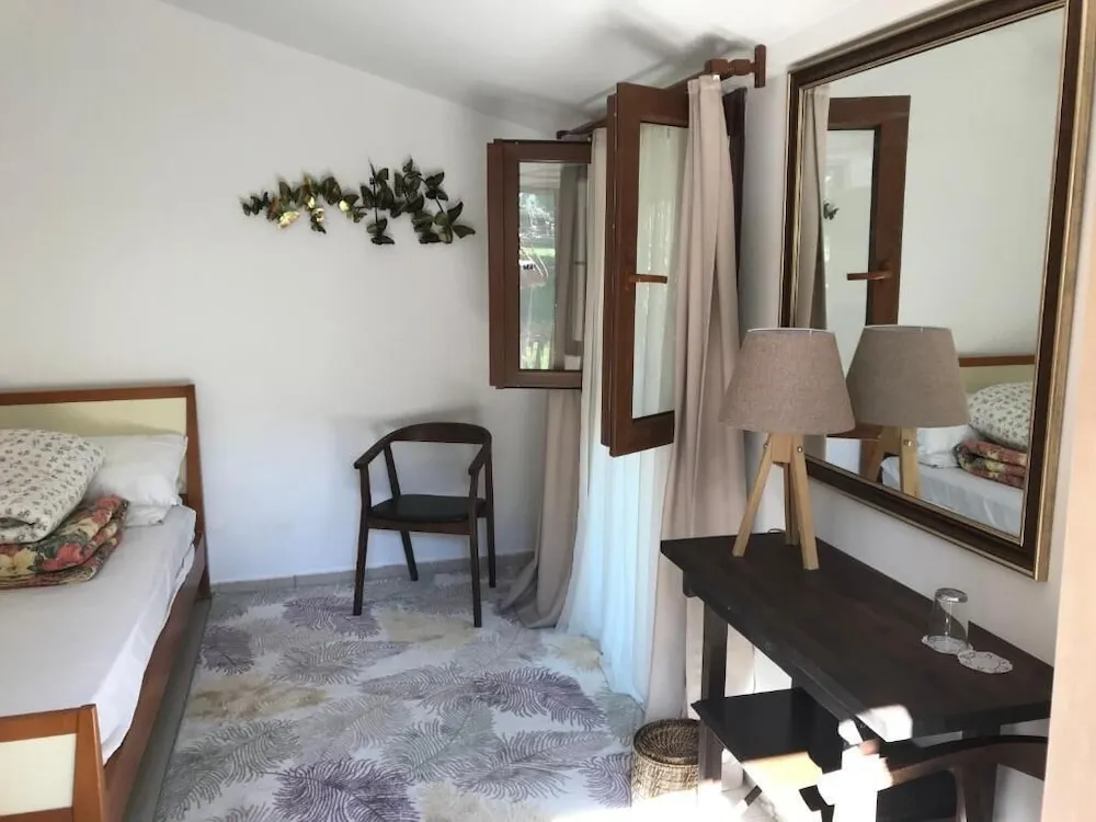 Kulübe, Avlu Manzaralı