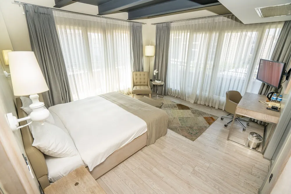 Deluxe Tek Büyük Yataklı Oda, Balkon