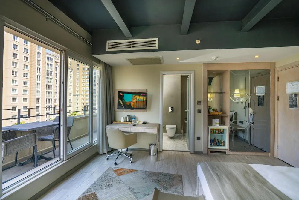 Deluxe Tek Büyük Yataklı Oda, Balkon