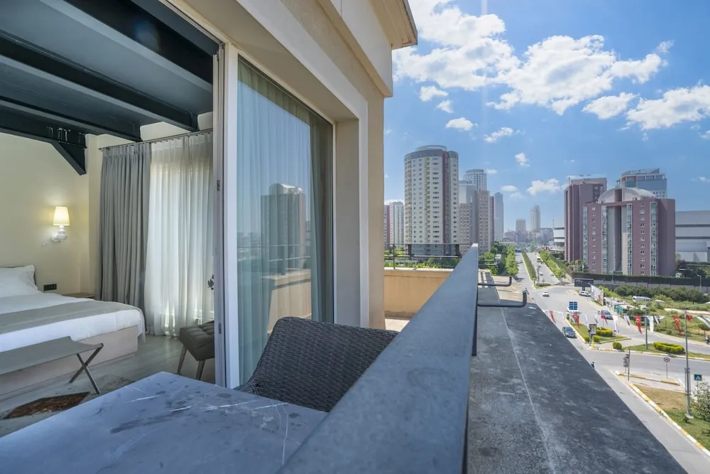 Deluxe Tek Büyük Yataklı Oda, Balkon