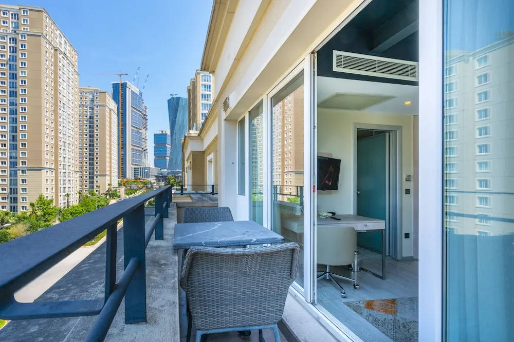 Deluxe Tek Büyük Yataklı Oda, Balkon