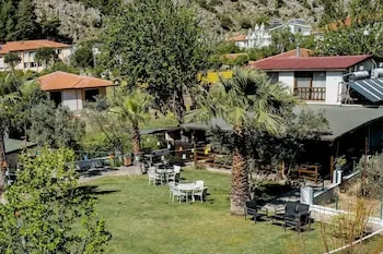 Bybassios Hotel