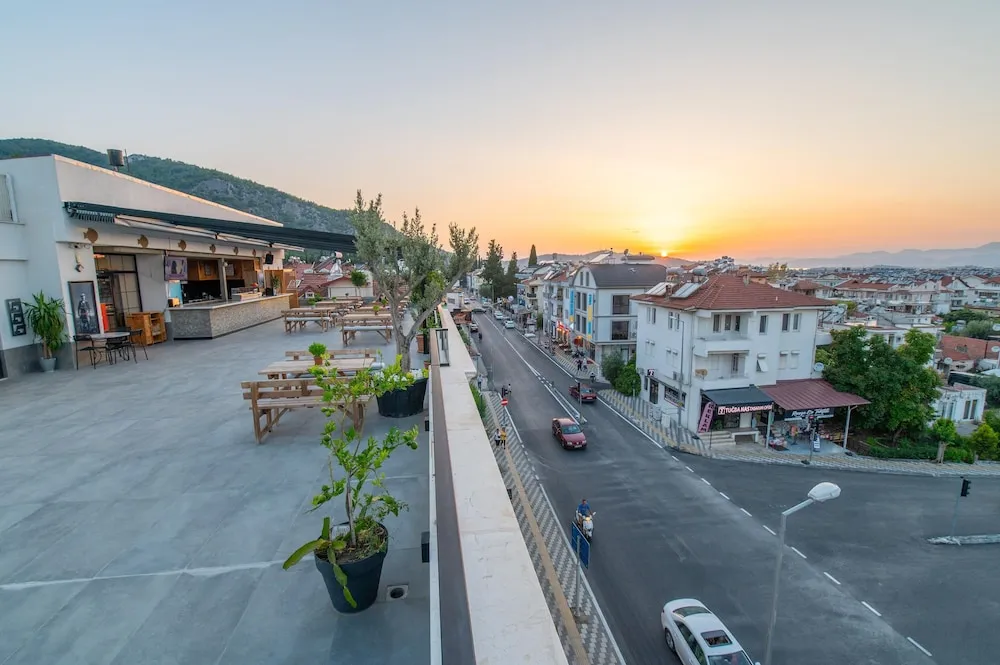 Deluxe Üç Kişilik Oda, Şehir Manzaralı